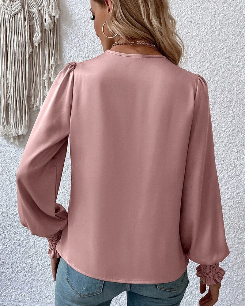Dam Blus | V-ringning med Plissering