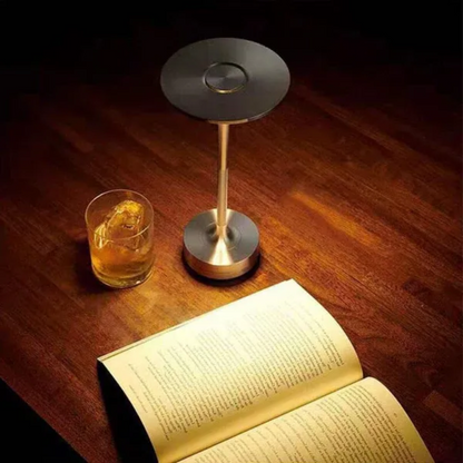 Bordslampa med Dimbart Touchkontroll