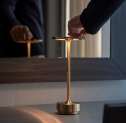 Bordslampa med Dimbart Touchkontroll