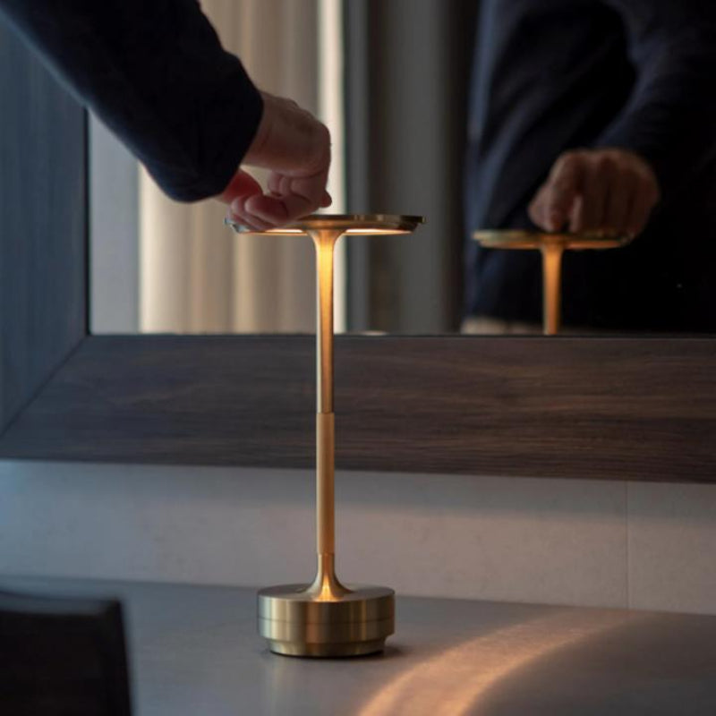 Bärbar Bordslampa