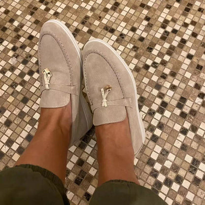 Dam Loafers, Enfärgad