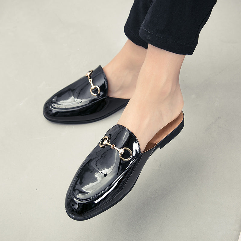 Herre sofistikerte patentlær loafers med metallinnredning