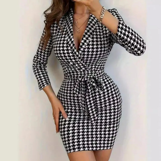 Dam Bodycon Klänning med Omslagsdesign och Tryck