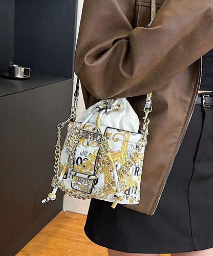 Damernas Trendiga Faux Läder Crossbody Väska med Kedjedetaljer