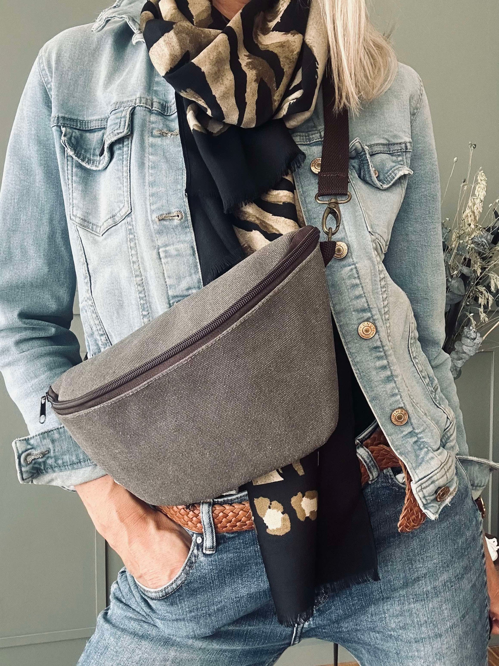 Unisex Bumbag med Justerbar Rem och Rymligt Huvudfack 1