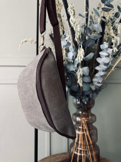 Unisex Bumbag med Justerbar Rem och Rymligt Huvudfack 4