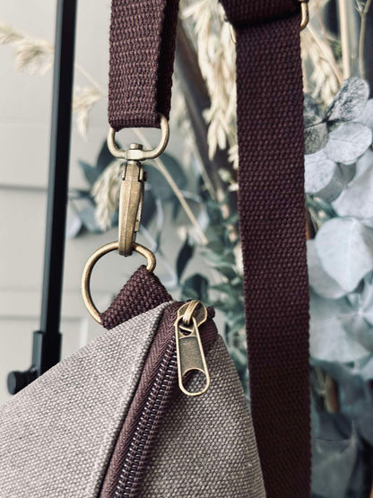 Unisex Bumbag med Justerbar Rem och Rymligt Huvudfack 5