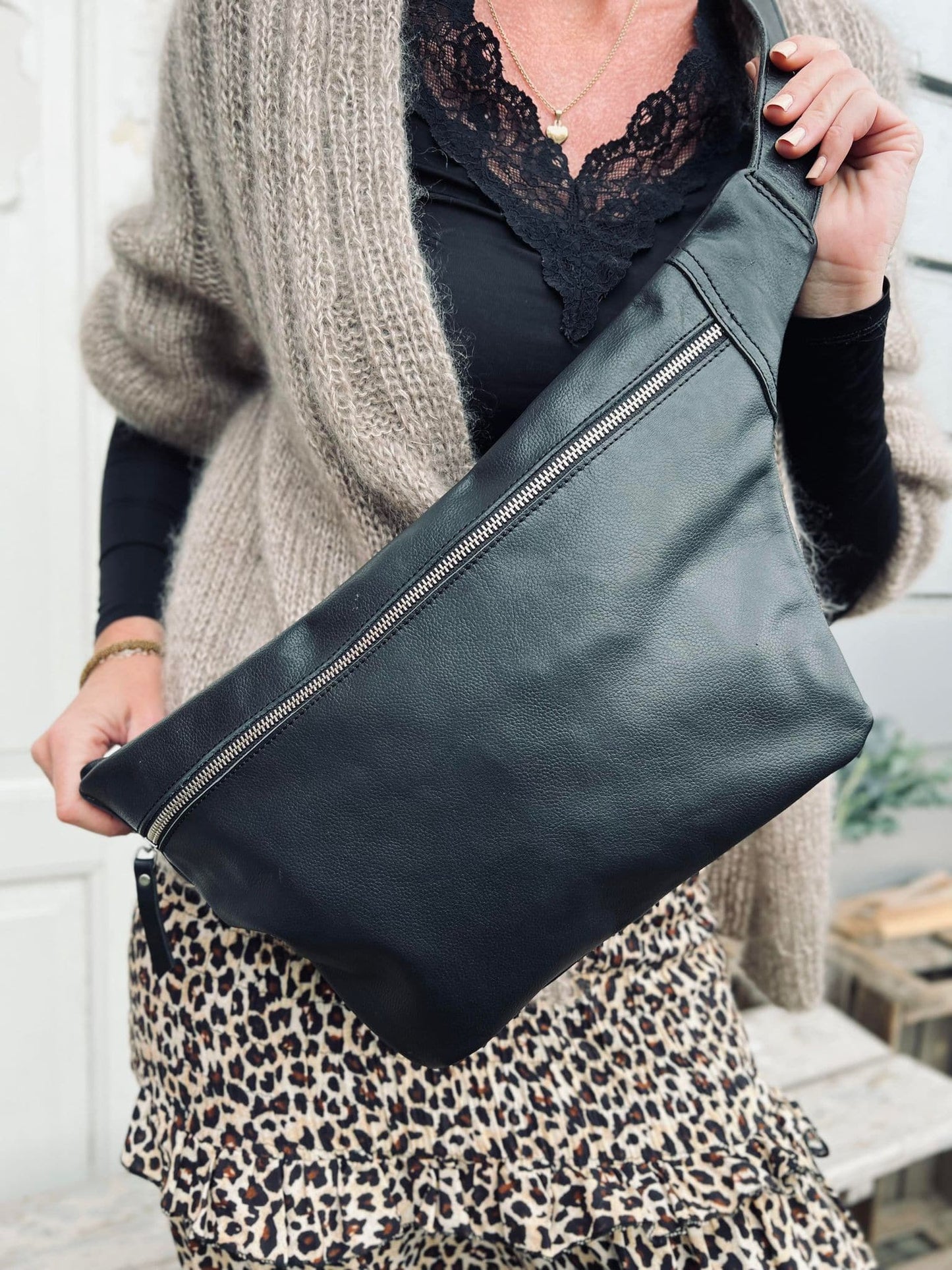 Unisex Stylish Soft Calfskin Bumbag with Adjustable Strap