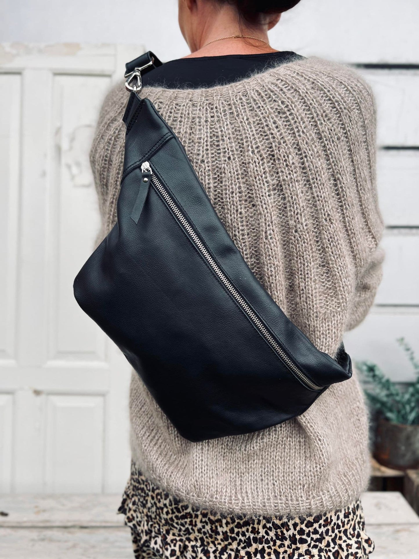 Unisex Stylish Soft Calfskin Bumbag with Adjustable Strap