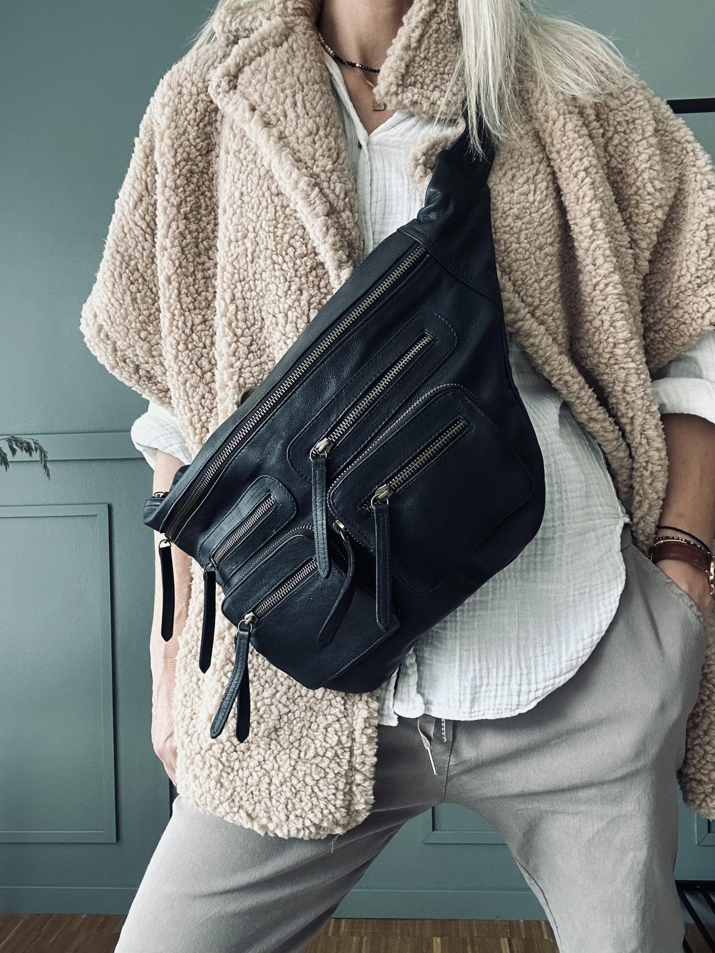 Unisex Cool Leather Bumbag with Zipper