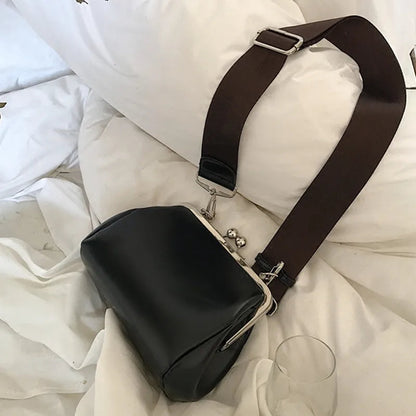 Gabriella - Läppformad Klämstängning Crossbody-Väska med Bred Rem för Dam